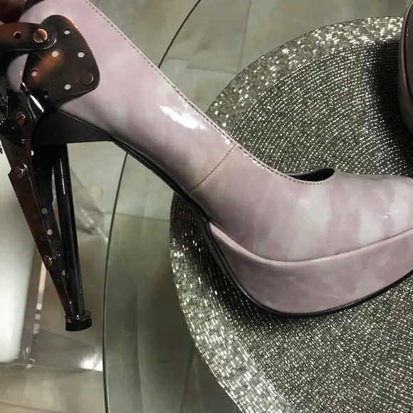 Ladies heels - Picture 6 of 7